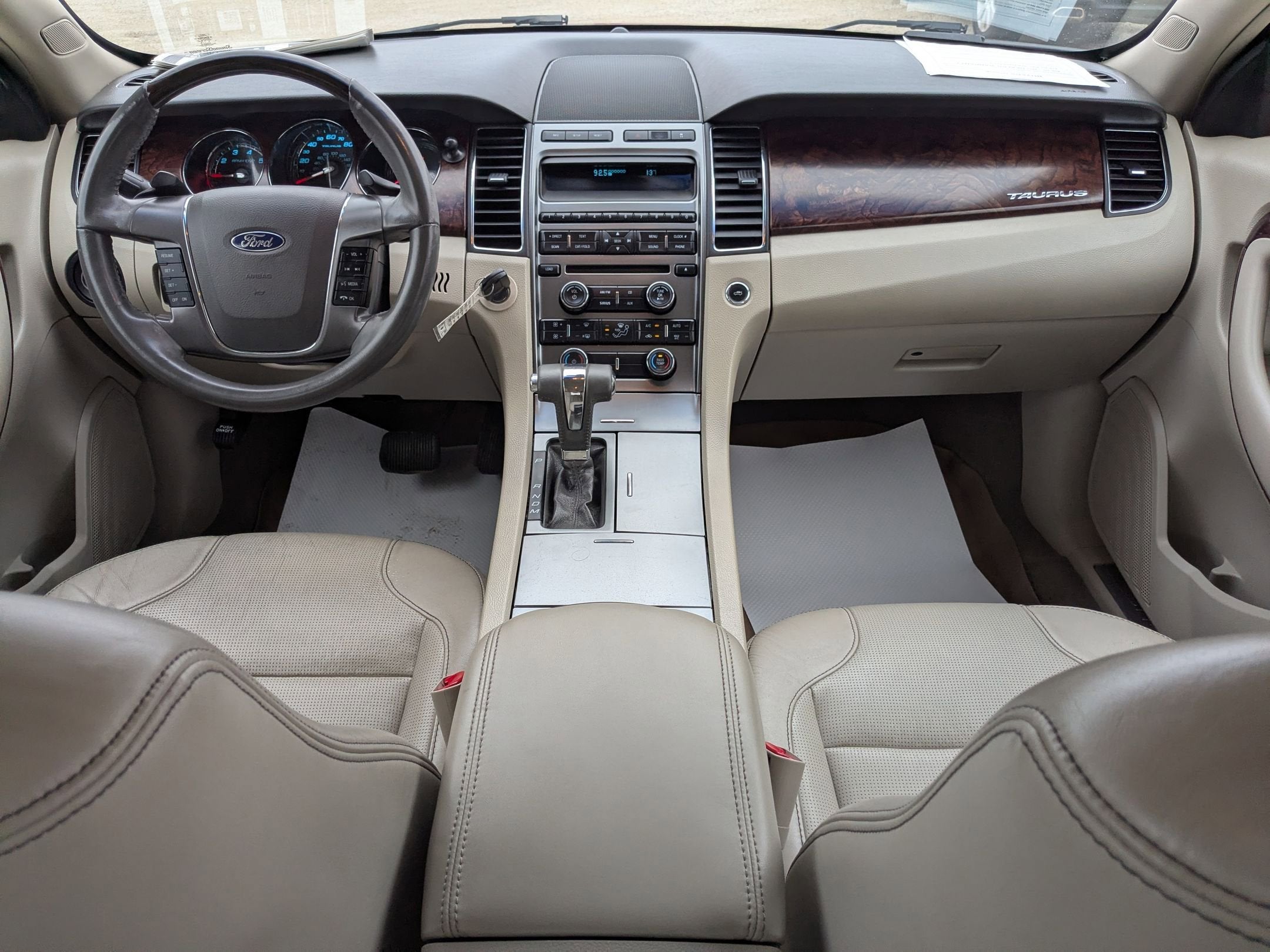 2010 Ford Taurus Limited