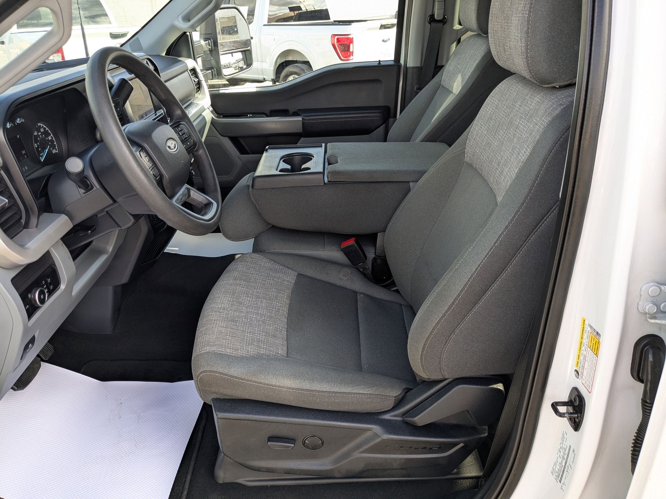 2025 Ford Super Duty F-350 SRW XLT