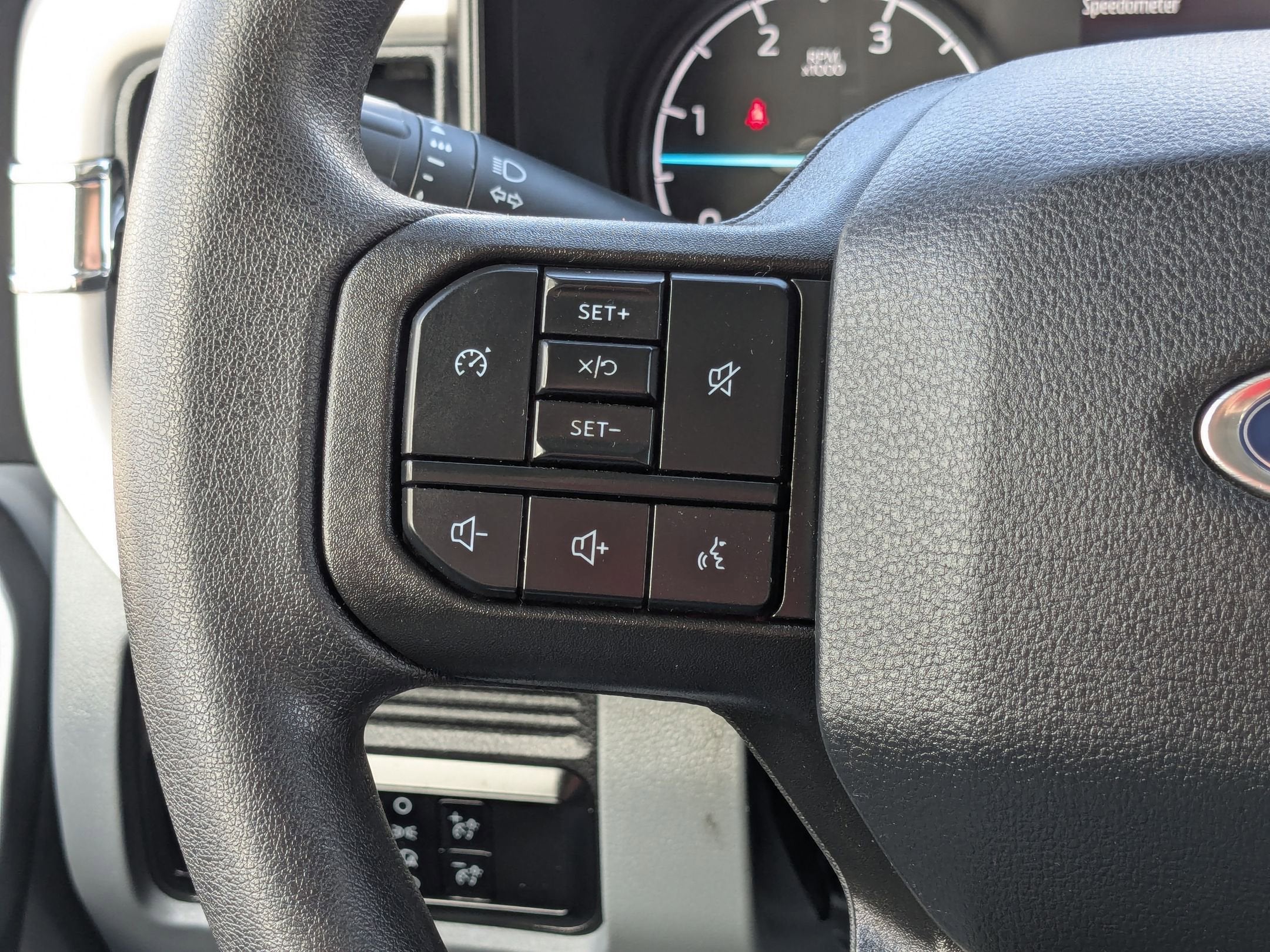 2025 Ford Super Duty F-350 SRW XLT