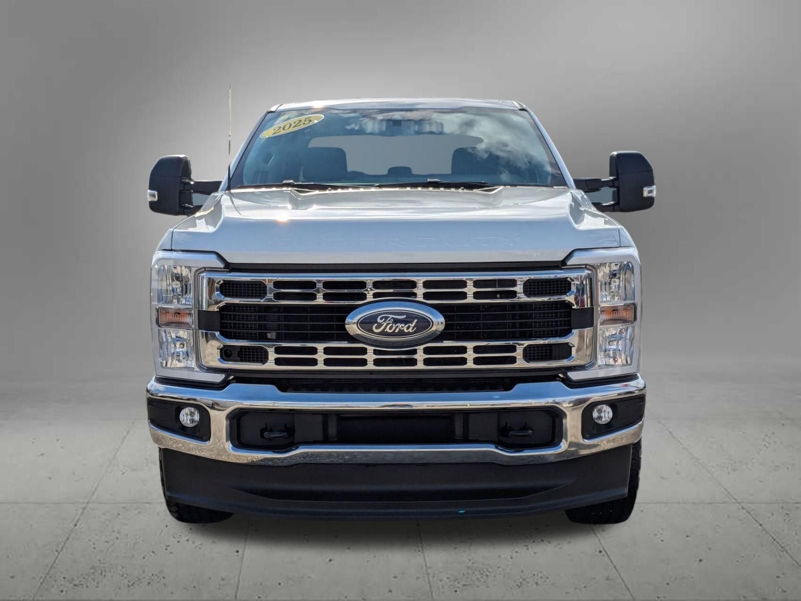 2025 Ford Super Duty F-350 SRW XLT