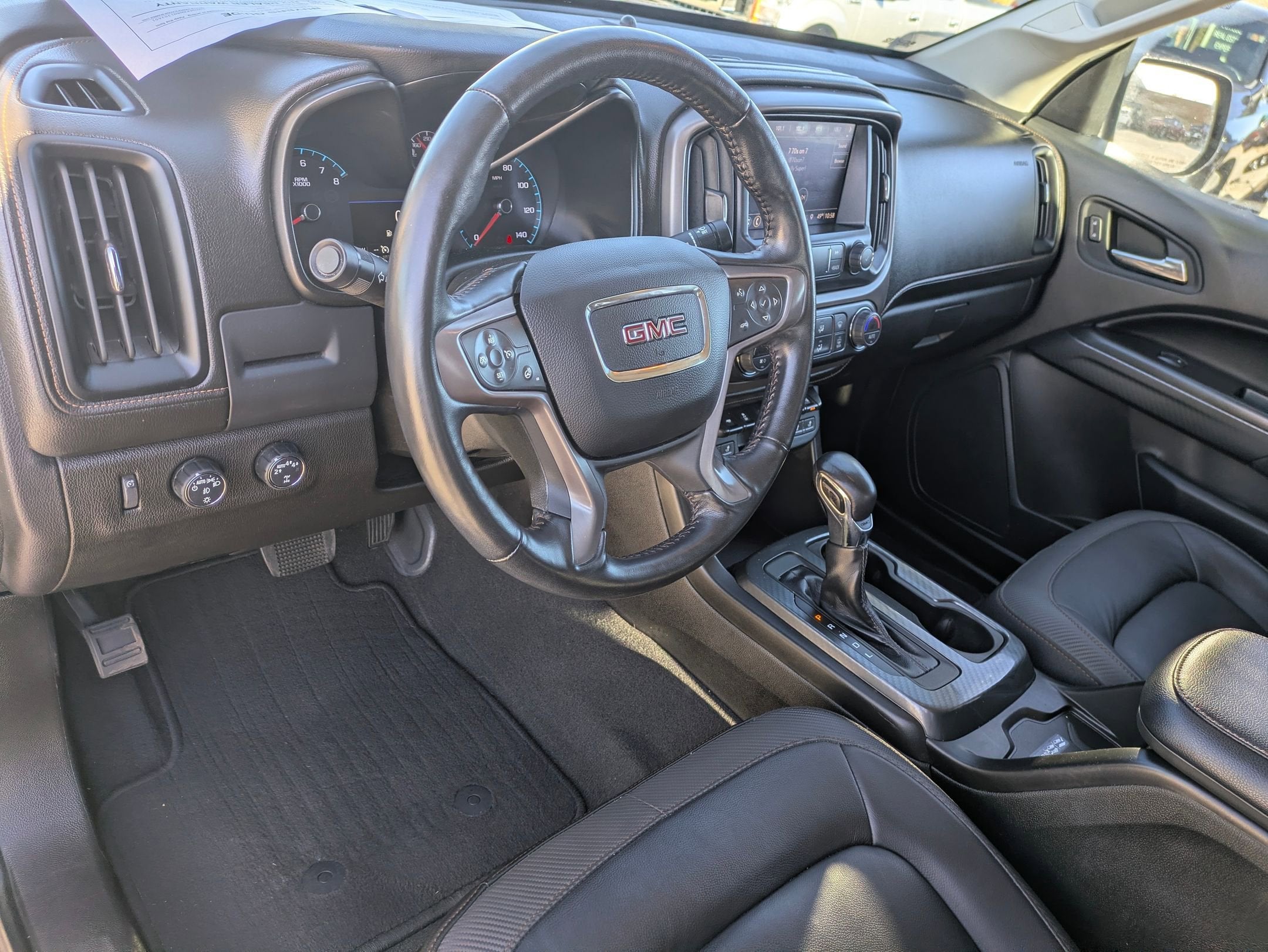 2022 GMC Canyon 4WD AT4 w/Leather