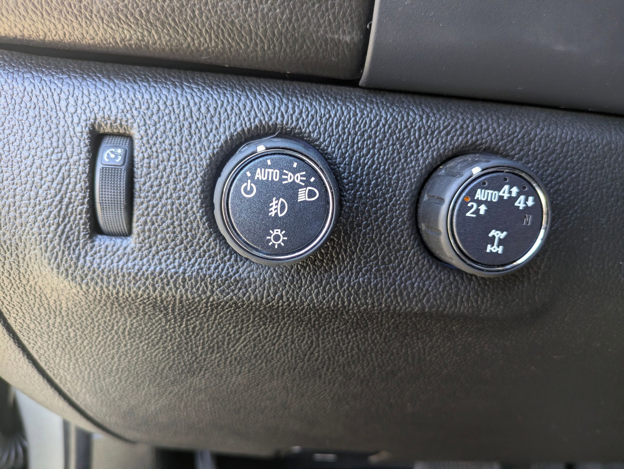 2022 GMC Canyon 4WD AT4 w/Leather