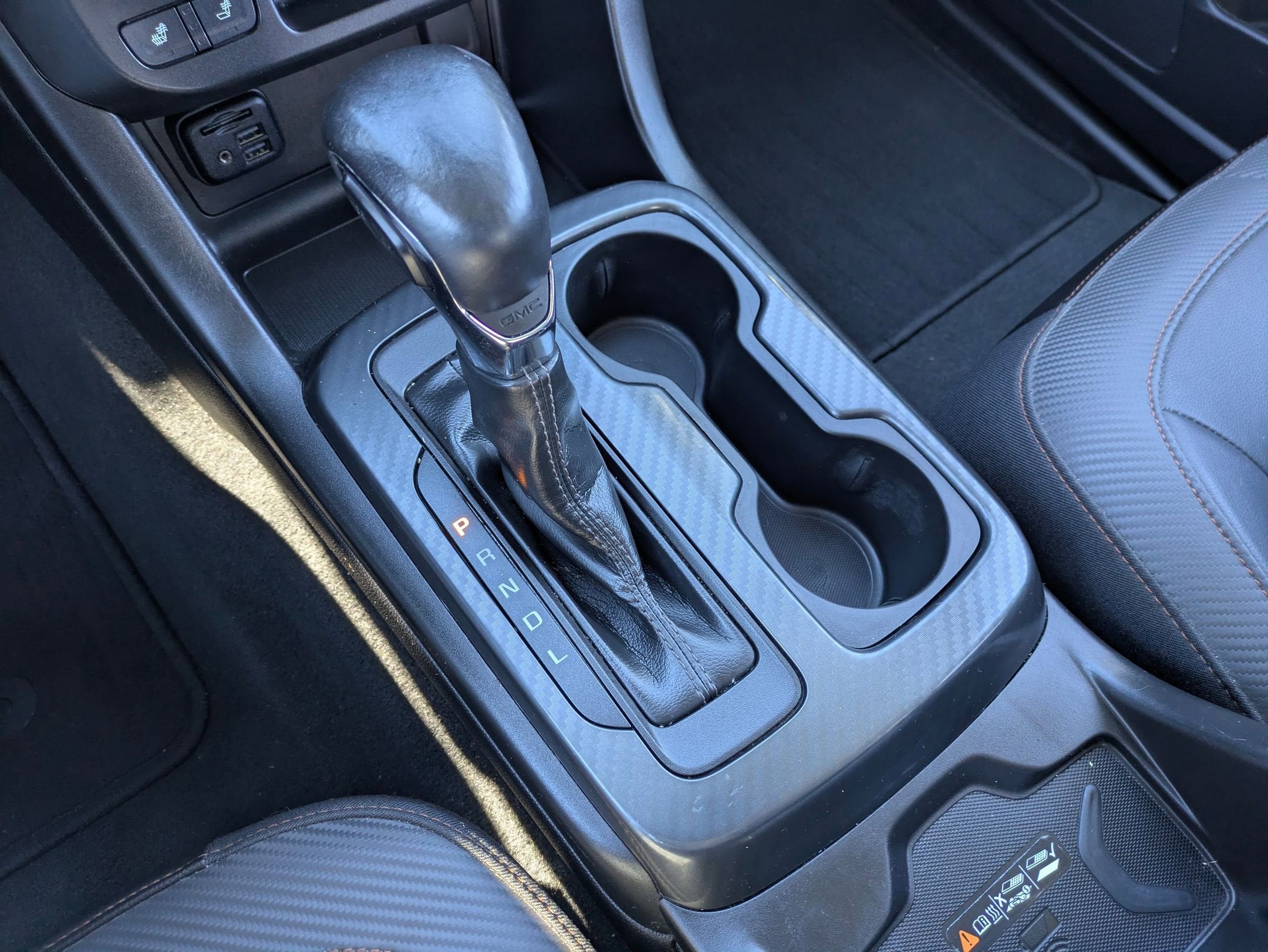 2022 GMC Canyon 4WD AT4 w/Leather