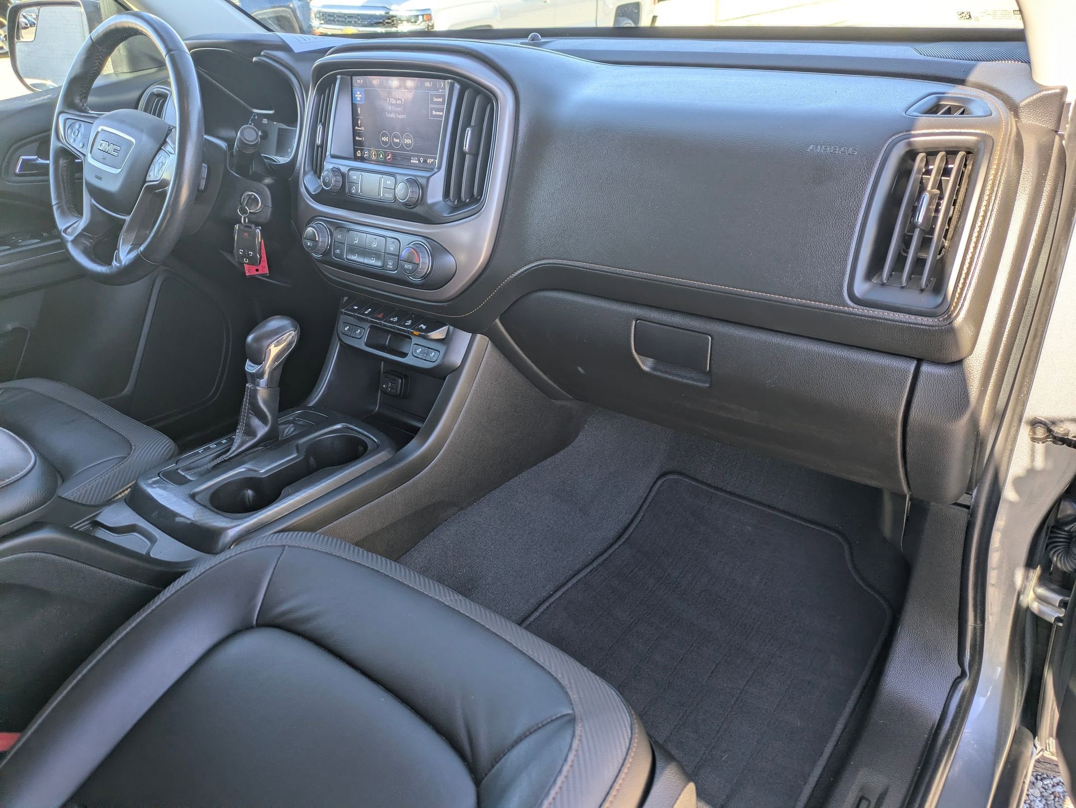 2022 GMC Canyon 4WD AT4 w/Leather