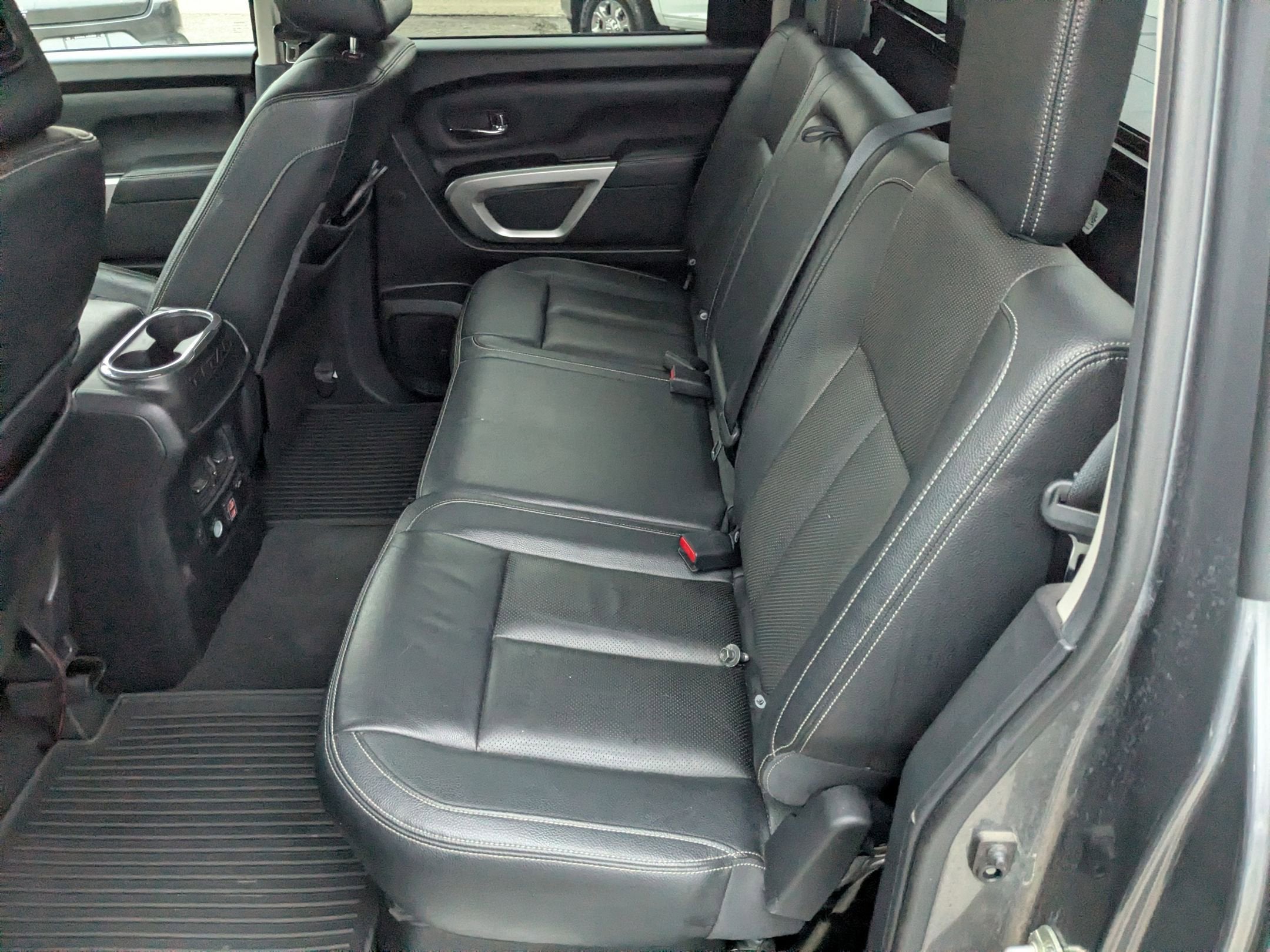 2020 Nissan Titan SL