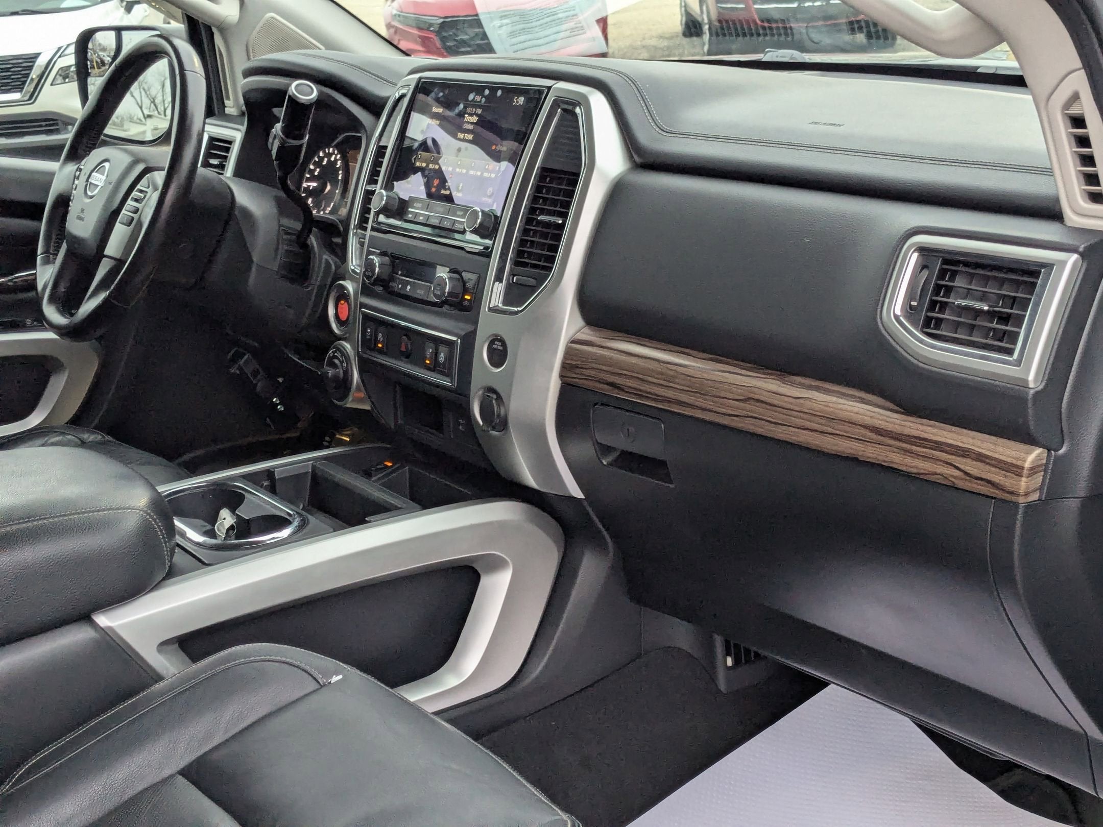 2020 Nissan Titan SL