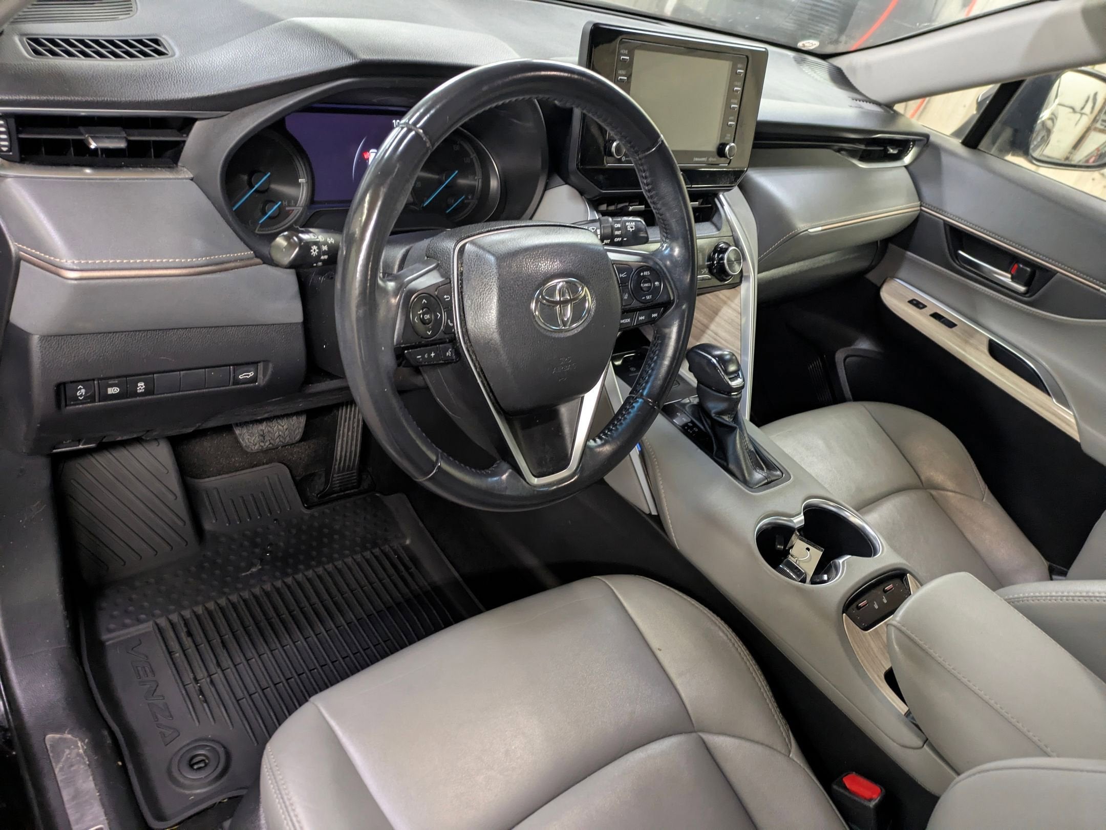 2022 Toyota Venza XLE